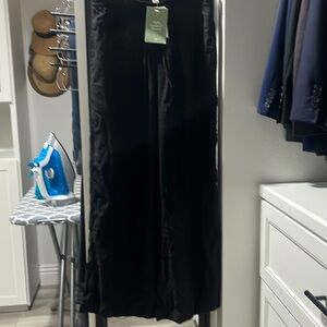 H&M pull on pants, 100% viscose,size S(fit S-M).Black, approx 25” inseam.NWOT